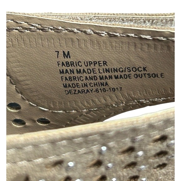 David Aaron Perforated Peep Toe Heeled Booties Womens Size 7M Beige with Silver - Picture 11 of 13